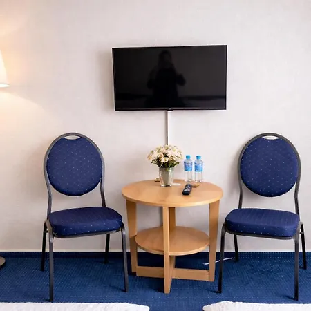 Hotel Km 2*